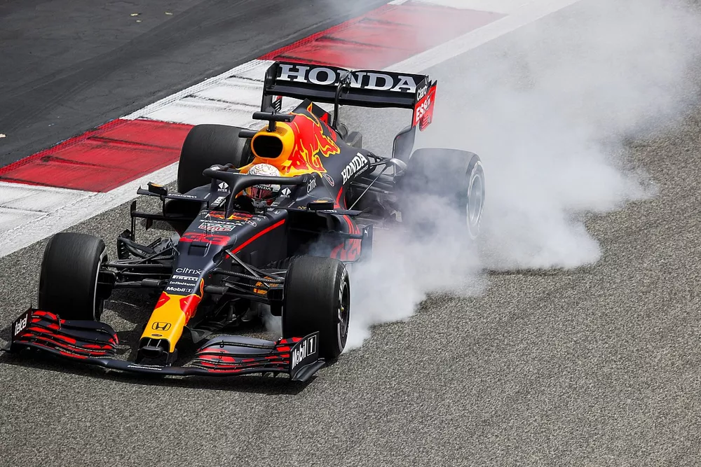 Max Verstappen, Red Bull Racing RB16B 
