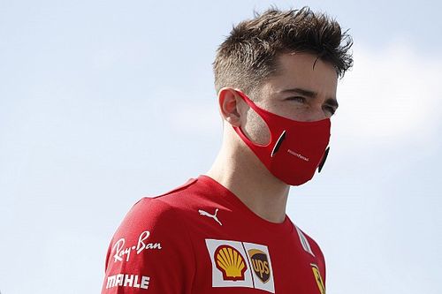 El nuevo jefe de la F1 advierte: Ferrari podría perder a Leclerc
