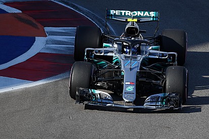 Sochi, Qualifiche: Bottas ruba la pole a Hamilton, ma la Ferrari va a picco