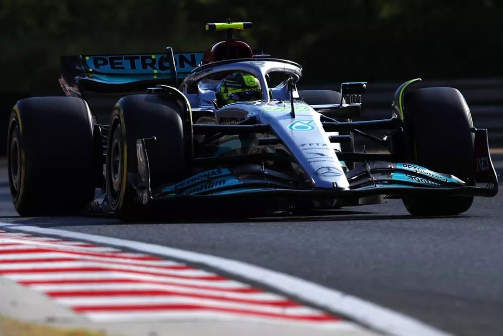 Lewis Hamilton, Mercedes W13