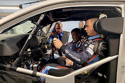 Hyundai: ecco Loeb che fa il suo esordio sulla i20 WRC a 48 ore dal termine della Dakar 2019!