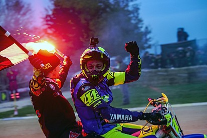 Rossi y Morbidelli se imponen en unos trepidantes 100 Kilómetros de Campeones
