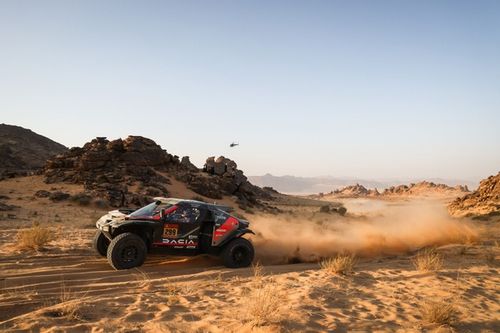 Dakar: Al-Attiyah vence especial 6 e volta &agrave; lideran&ccedil;a; Moraes &eacute; P16 