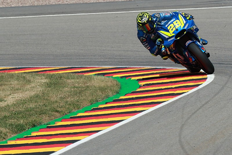 MotoGP Sachsenring: 3. antrenmanda Iannone lider, Dovizioso Q1'e katılacak