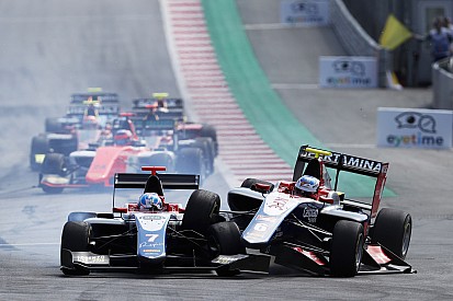 Photos - Carambolage des leaders au départ en GP3
