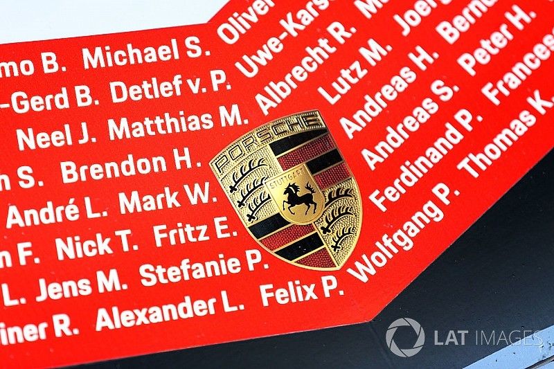 #1 Porsche Team Porsche 919 Hybrid detalle del frente con el nombre de los pilotos