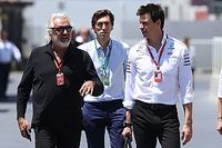 Wolff descarta Alonso apesar de conversa com Briatore