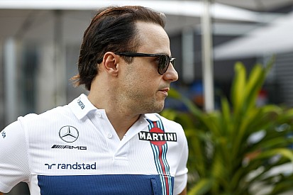 Massa diz que ainda negocia, mas não descarta saída da F1