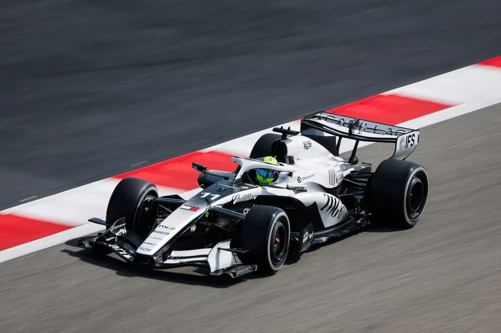 Cadillac coincide con Checo Pérez, pero avisa: "Aún ni hicimos paradas en  pits"