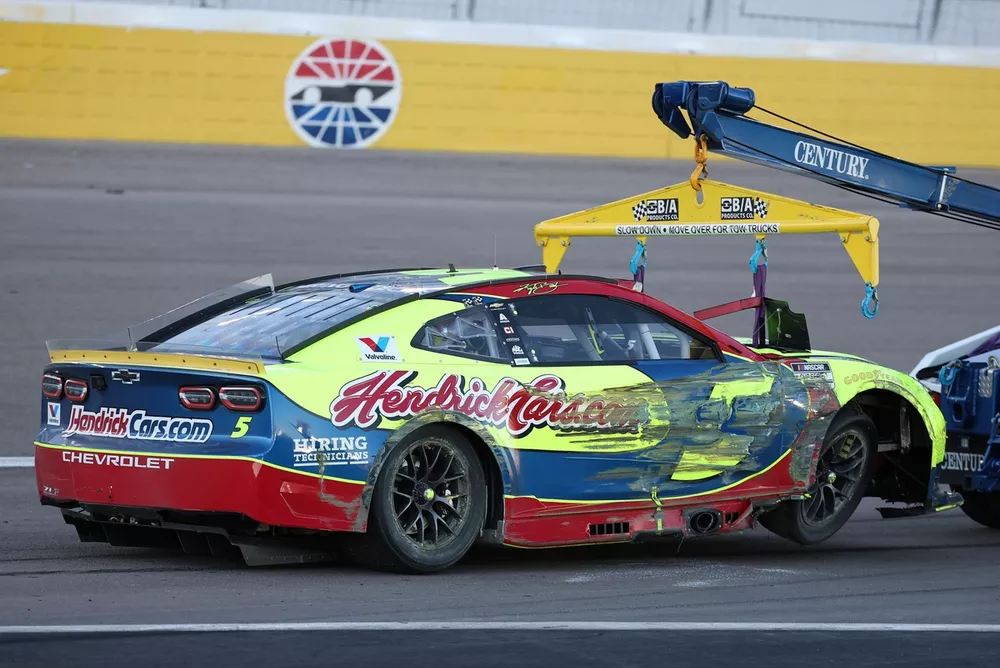 Kyle Larson crash damage, No. 5 Hendrick Motorsports Chevrolet