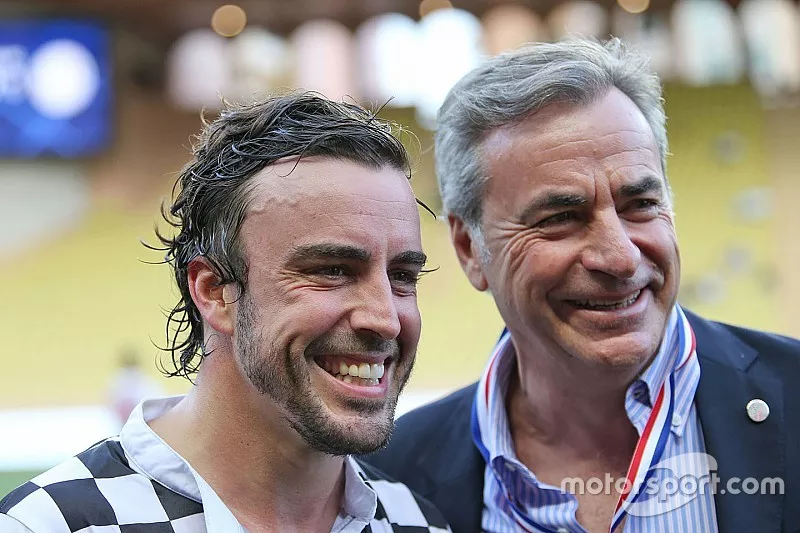Fernando Alonso, McLaren with Carlos Sainz at a charity football match
