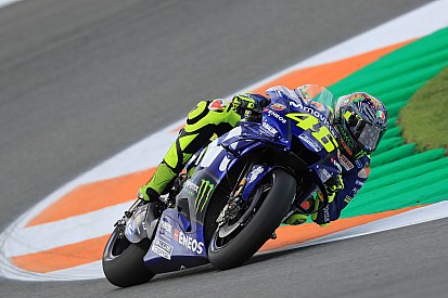 Valentino promuove il primo motore nuovo Yamaha: "La moto è più facile da guidare"