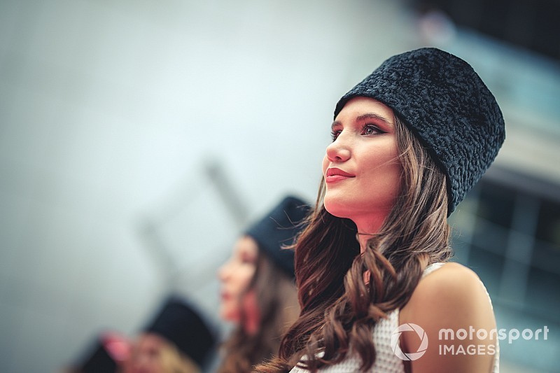 Fotogallery: la F1 ritrova le grid girl in Russia, in SBK invece non mancano mai