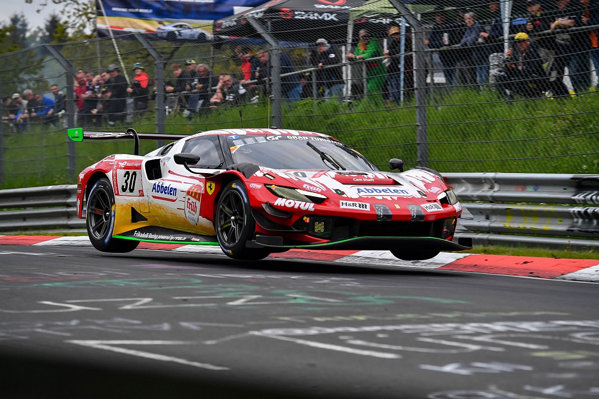 ニュルブルクリンク24時間レース、フェラーリ初制覇でドイツ勢21