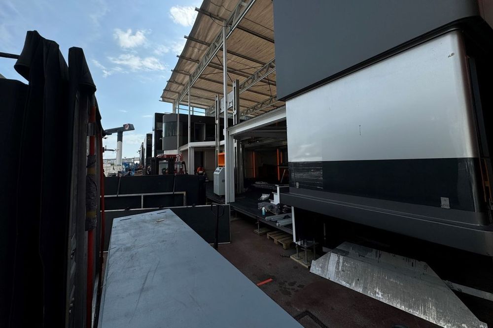 Panoramica dal garage McLaren