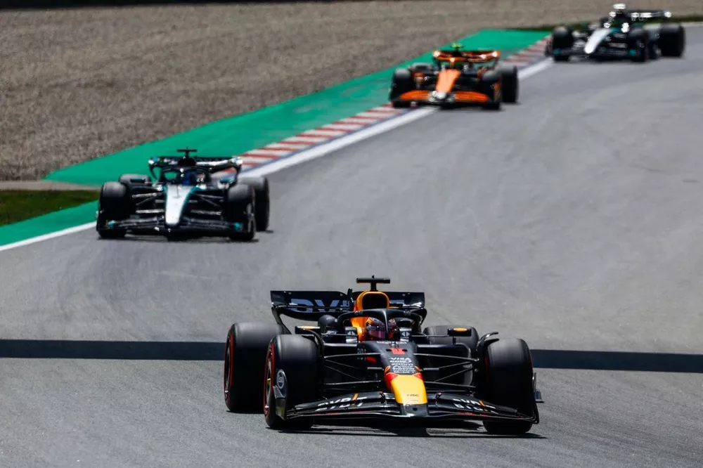 Max Verstappen, Red Bull Racing RB20, George Russell, Mercedes F1 W15, Lando Norris, McLaren MCL38