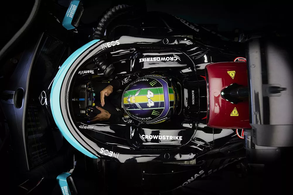 Lewis Hamilton, Mercedes, nell'abitacolo