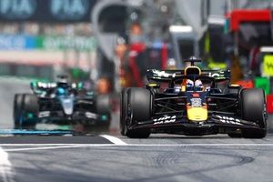 Button prevé desafíos si Max Verstappen se va a Mercedes F1