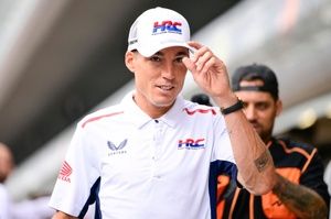 Aleix Espargaró visita Mandalika de paso hacia el test privado de Honda en Sepang