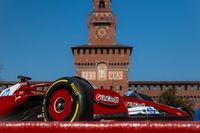 VIDEO: Ferrari reúne a miles de fans en Milán antes de partir a Australia