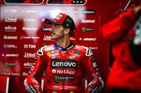 Bagnaia admite que los hermanos Márquez lo están "haciendo mejor"