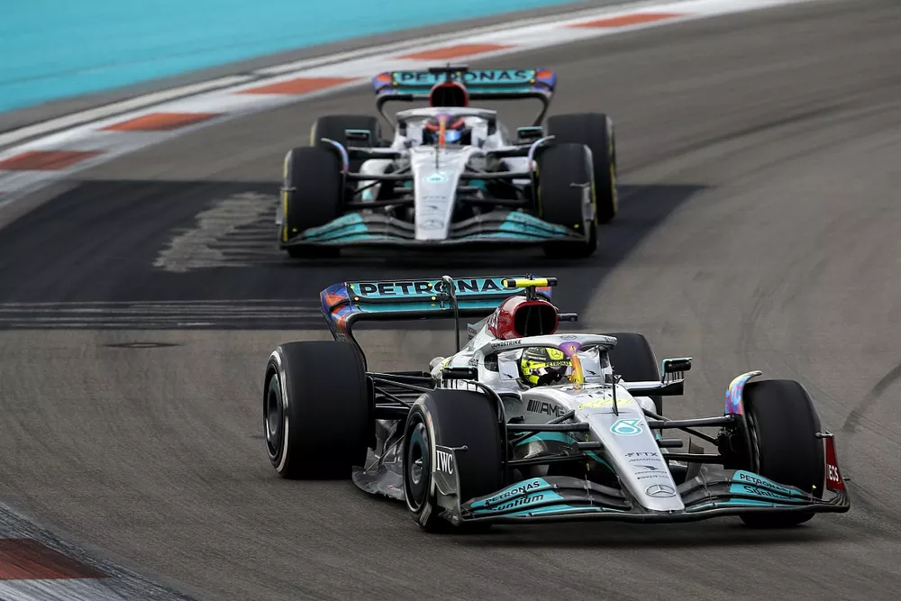 Lewis Hamilton, Mercedes W13, George Russell, Mercedes W13