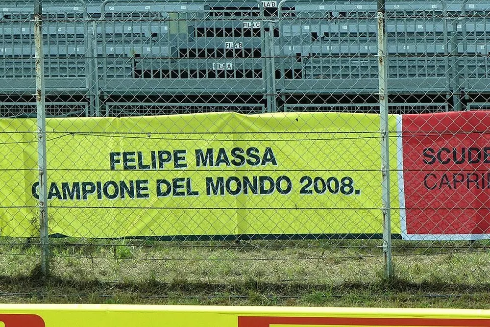 Manifesta&ccedil;&atilde;o pr&oacute;-Massa em Monza
