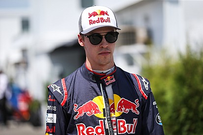 Kvyat s'en prend vertement au "cirque" des commissaires