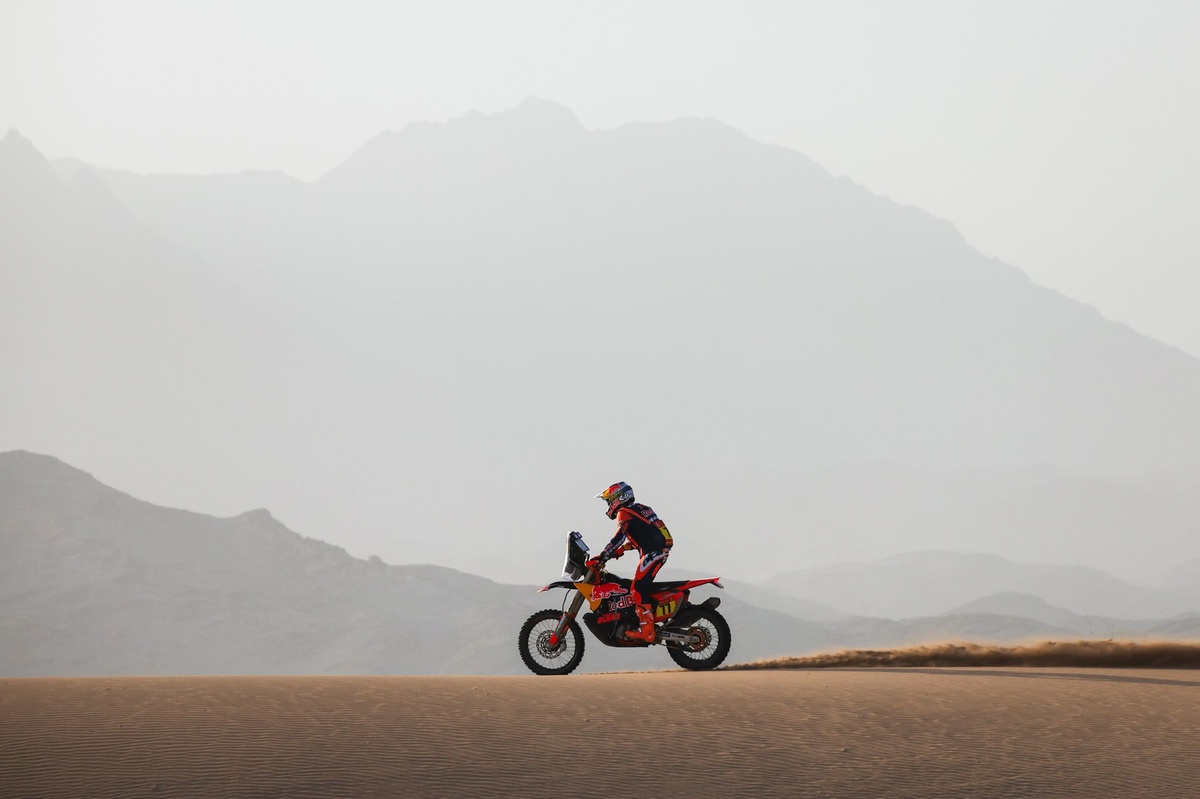 Dakar Rally: Benavides beats Brabec in dramatic motorcycle finish
