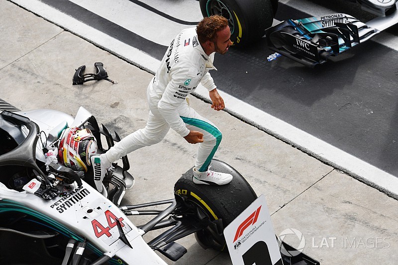 Hamilton ragaszkodik hozzá, hogy elég helyet hagyott Vettelnek