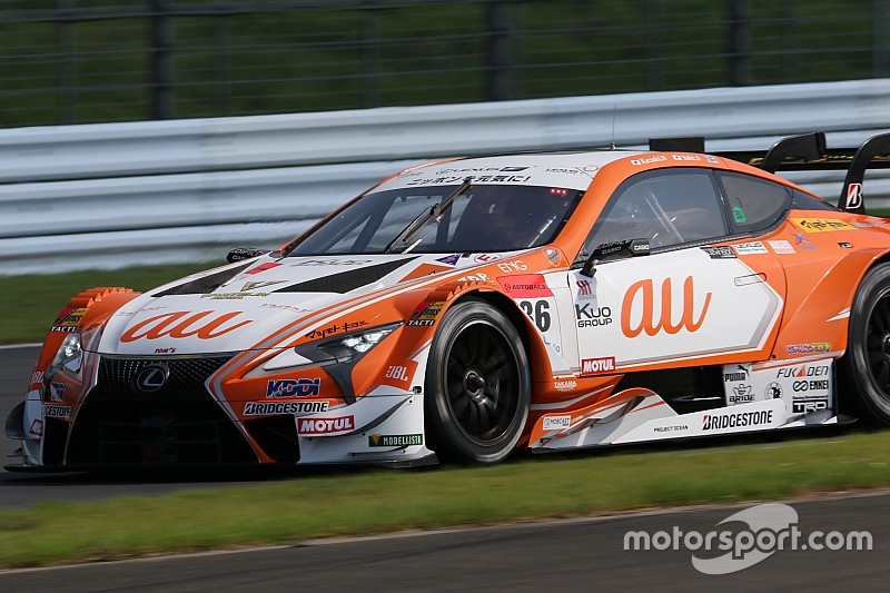 Гонщики Lexus выиграли этап Super GT на «Фудзи», Nissan упустил победу в конце гонки