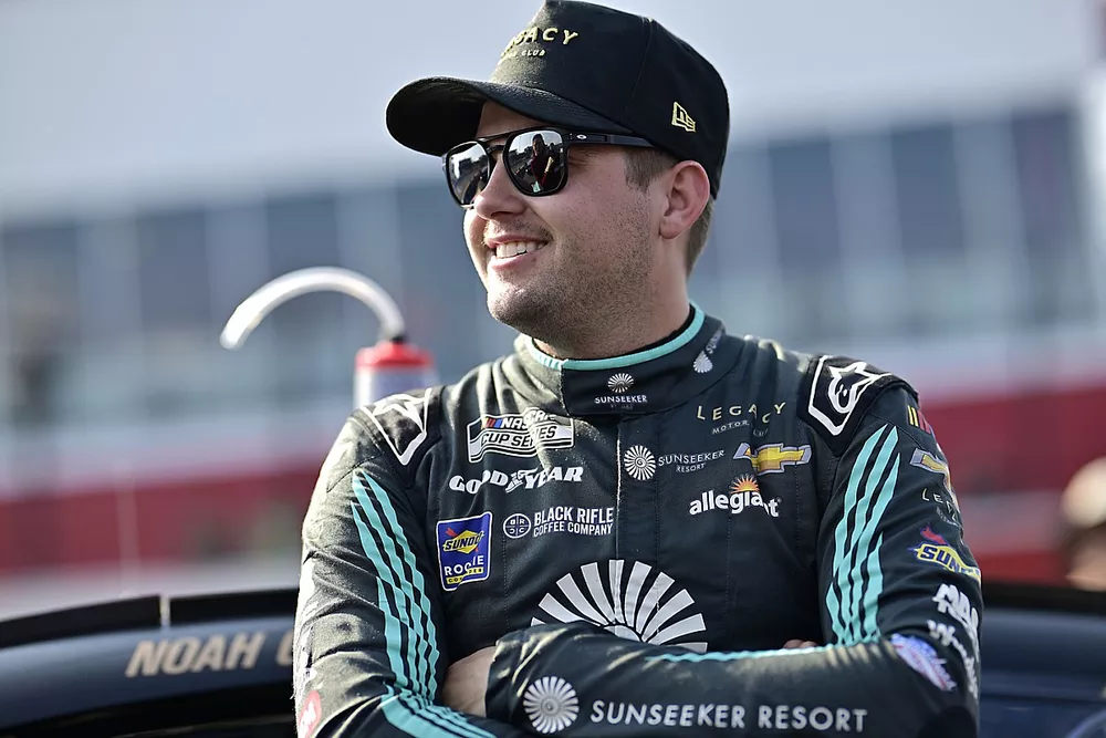 Noah Gragson, LEGACY MOTOR CLUB, Sunseeker Resort Chevrolet Camaro
