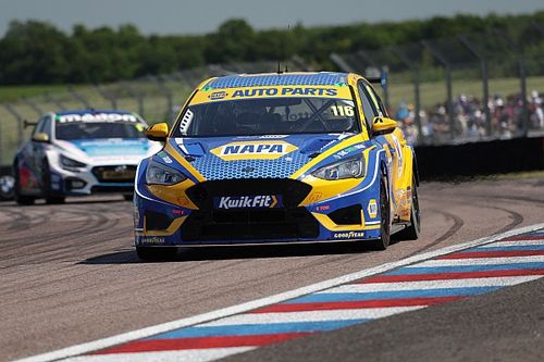 BTCC Oulton Park: Supreme Sutton beats Hill to pole