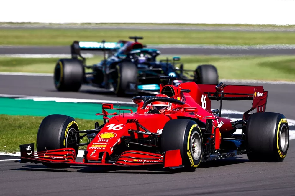 Charles Leclerc, Ferrari SF21, Lewis Hamilton, Mercedes W12