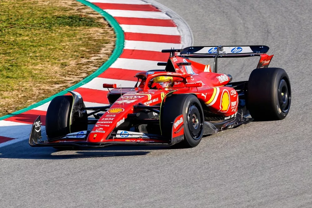 Lewis Hamilton, Ferrari SF-24 en un test de Pirelli