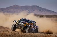 Lategan atiza y mantiene su liderato con tropez&oacute;n de Al Attiyah en el Dakar