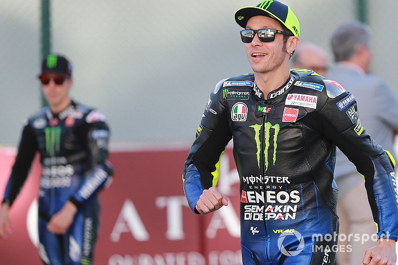 MotoGP Katar 1. antrenman: Rossi hızlı başladı, Lorenzo ikinci!