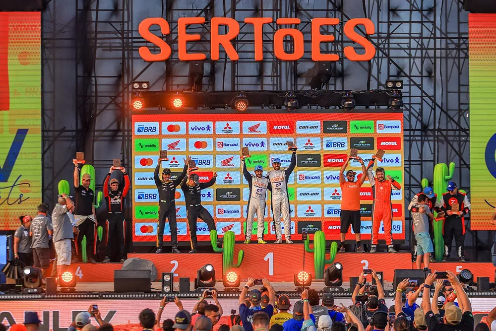 P&oacute;dio da geral de Carros
