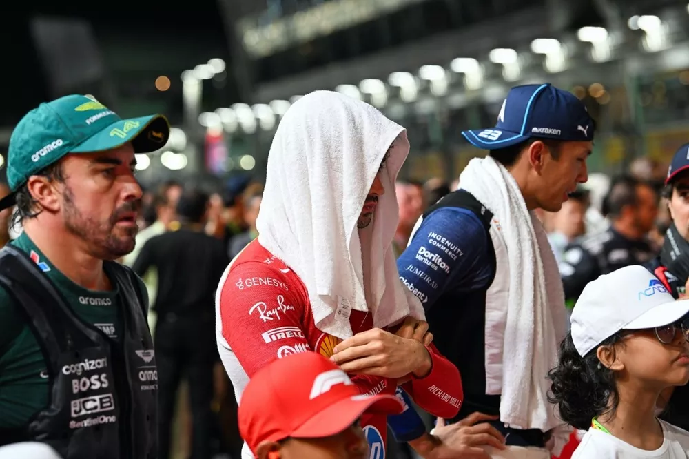 Fernando Alonso, Aston Martin F1 Team, Charles Leclerc, Scuderia Ferrari, Franco Colapinto, Williams Racing, on the grid