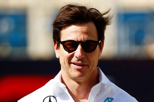 Wolff dice que no abuche&oacute; a Horner porque "15.000 personas se encargaron de eso"
