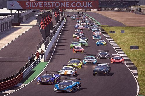 Leclerc y Button sufren en la primera carrera de GT Esports