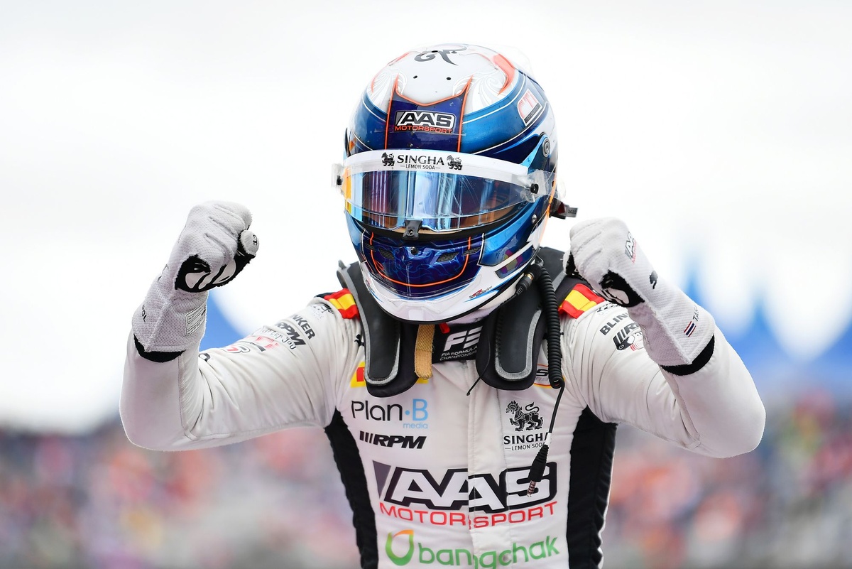 F3 | Silverstone tra storia e caos: vincono Inthraphuvasak e Boya
