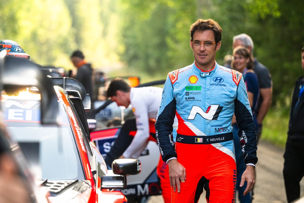 Neuville: WRC title “hopes are lost” after Finland puncture 