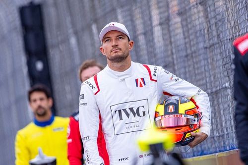 Dennis vence caótico eP de SP marcado por acidente de Martí; Drugovich é 5º na pista, mas toma punição e cai para 12º