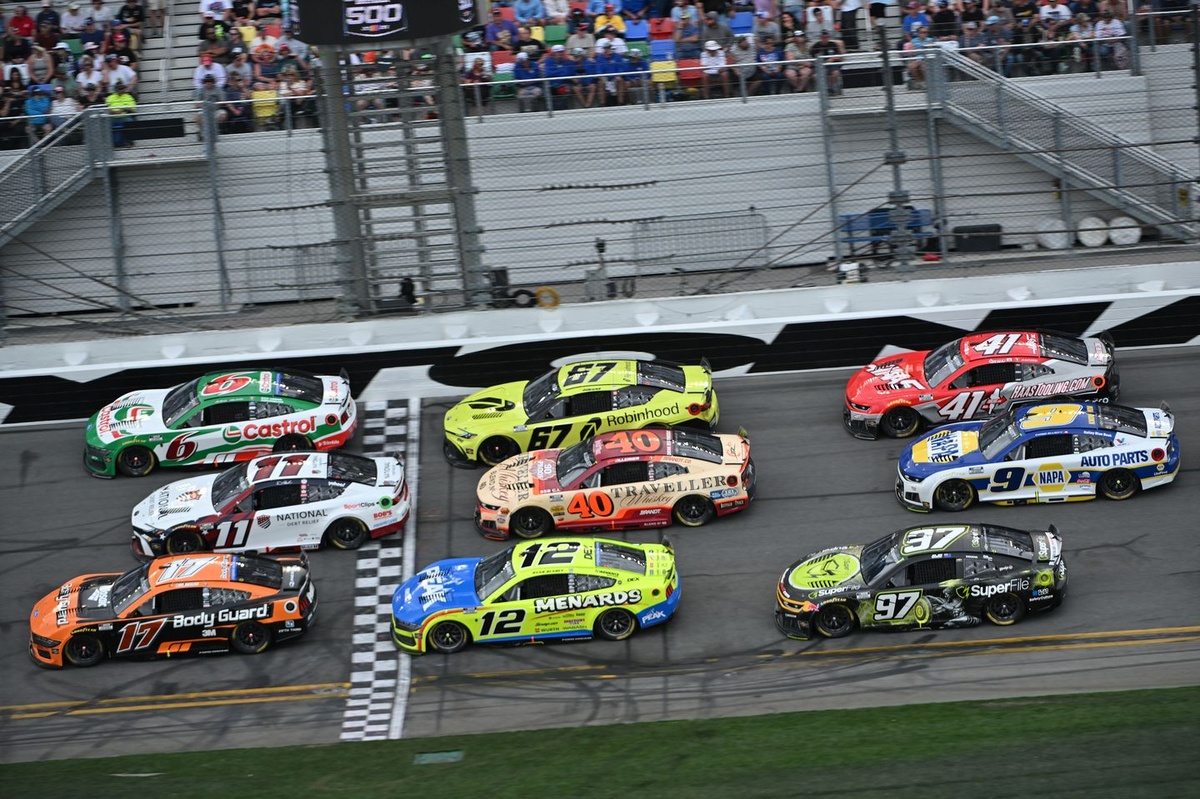 Everything you need to know before watching a NASCAR race
