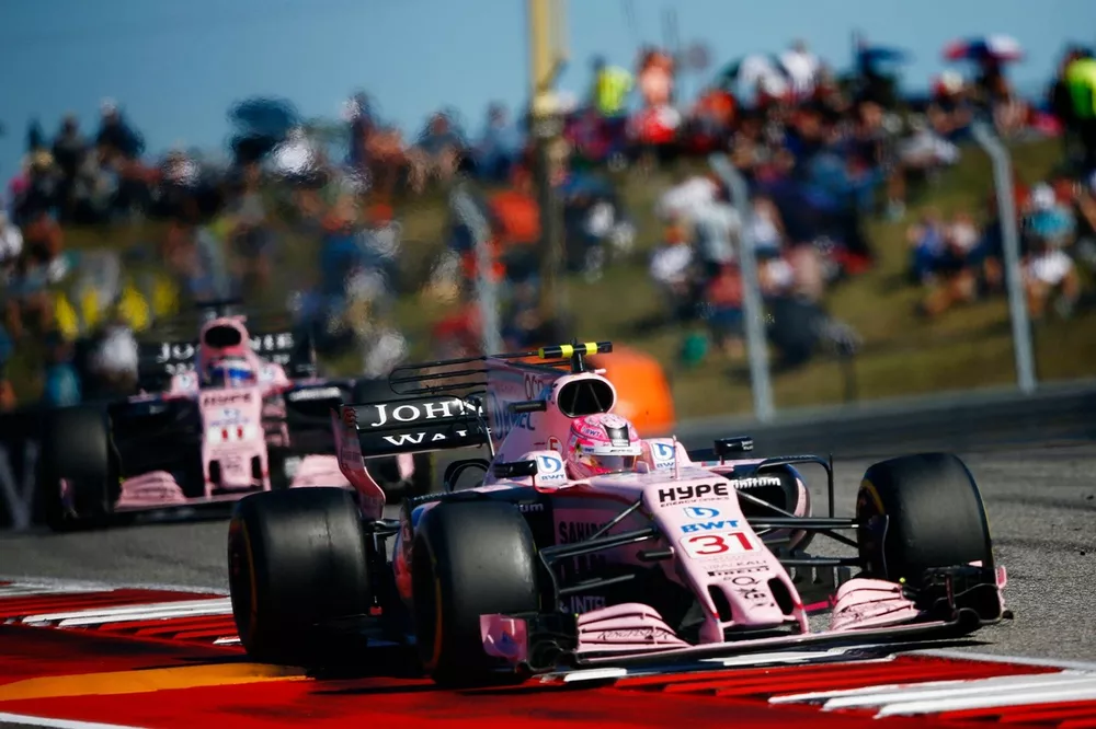 Esteban Ocon, Force India VJM10, devant Sergio Perez, Force India VJM10