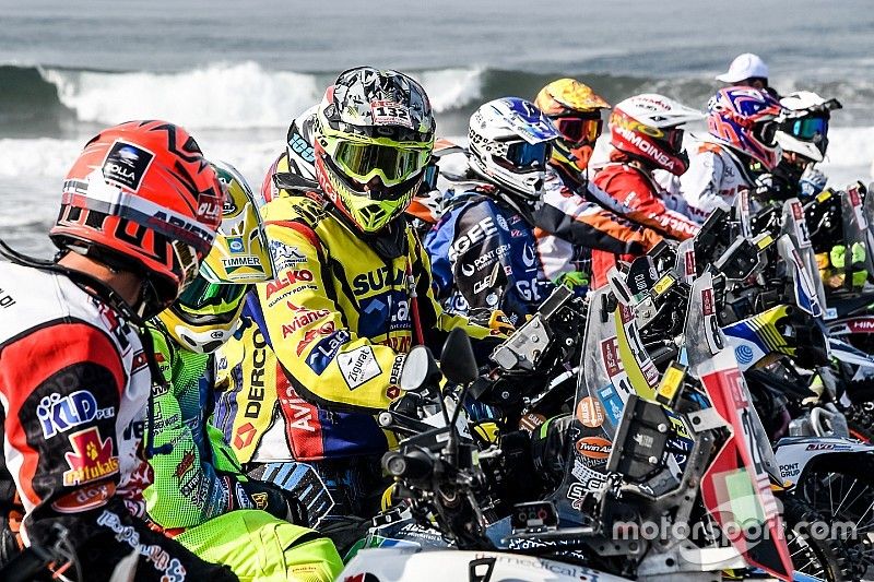 Motos se preparan para la etapa 4