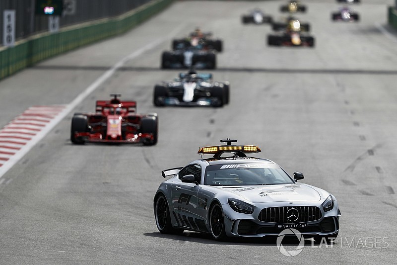 Hamilton tuduh Vettel langgar aturan Safety Car