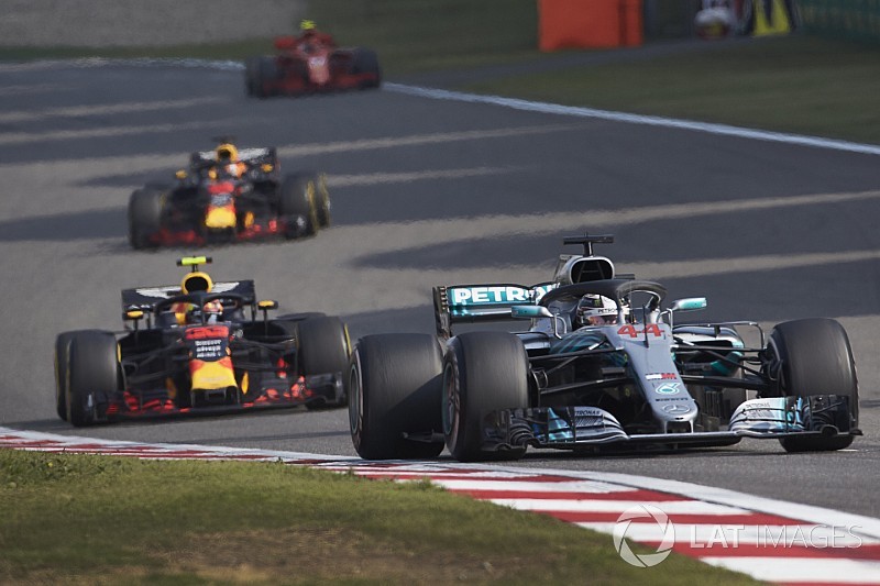 Nächstes Duell mit Verstappen: Schickte Hamilton ihn von der Bahn?