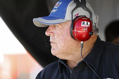 Para A.J. Foyt, "el simracing es una p&eacute;rdida de tiempo